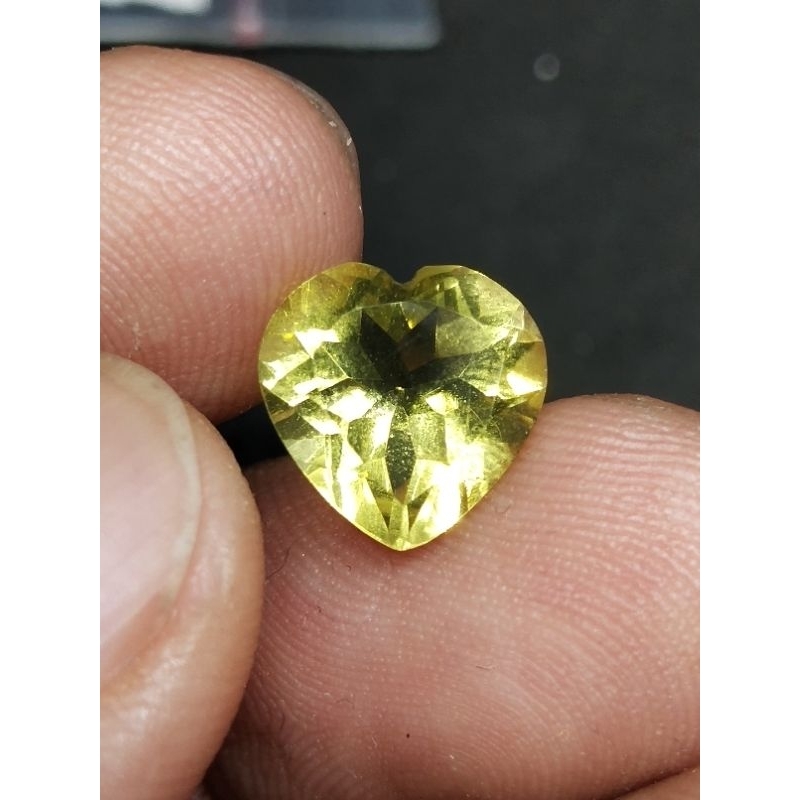 Natural Citrine Kecubung Kuning 10x10x6 mm 2.85 Ct Heart Shape Cutting Love Hati Asli Kalimantan Bor