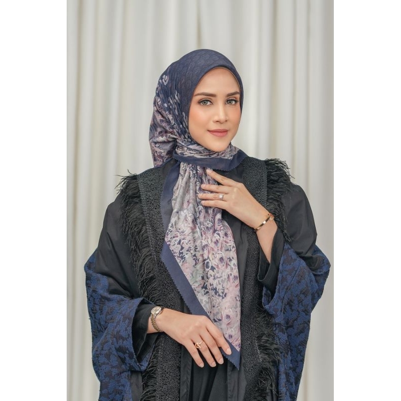 Buttonscarves Ederra 2.0 Galaxy NWT BEST SELLER