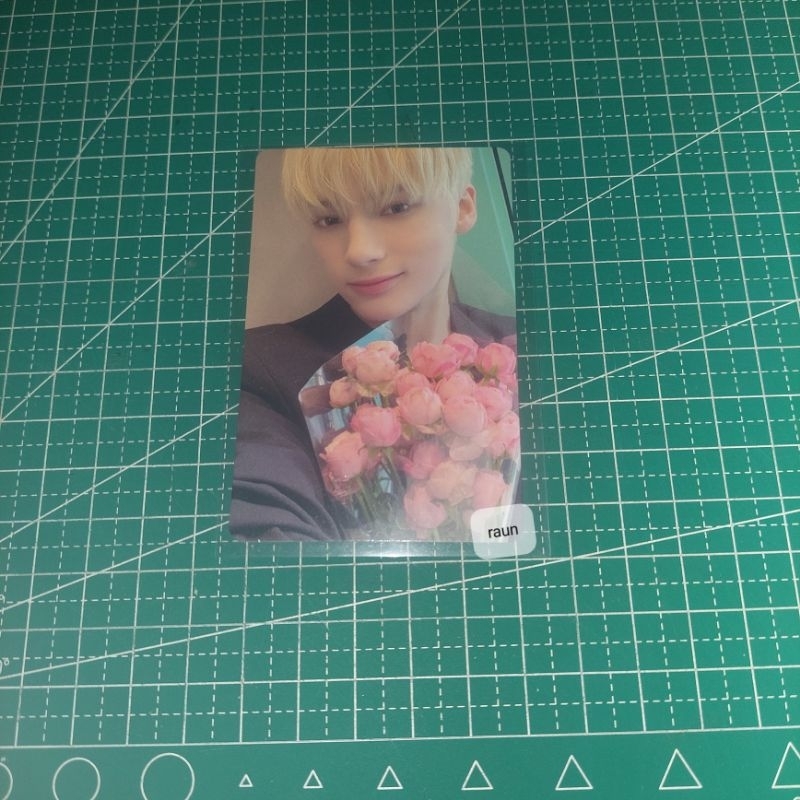 OFFICIAL photocard pc heuningkai txt bunga lamaran freeze