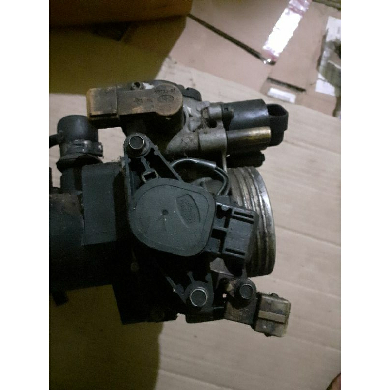 throttle body ford focus 2006. (2.0)