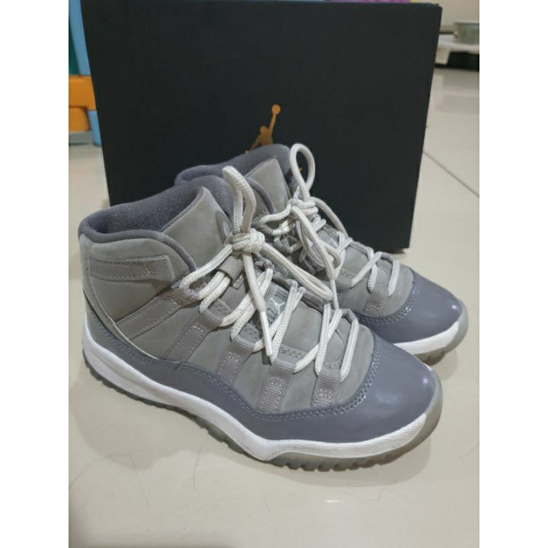 Preloved Sepatu Basket Air Jordan Retro