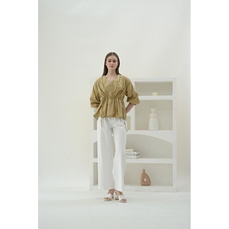 Consennso Vneck oversized blouse