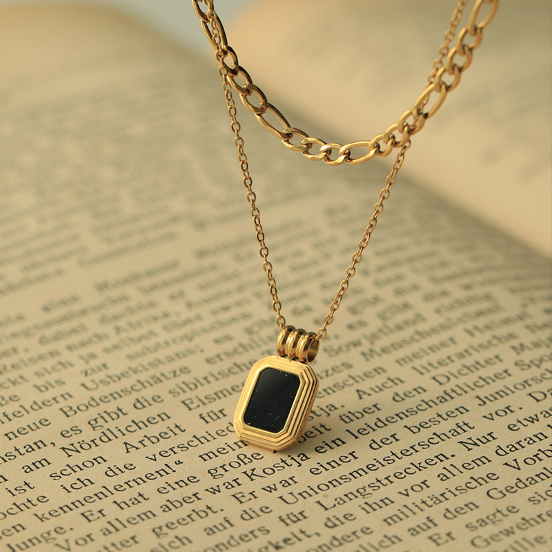 AZ272 【Barang spot】Kalung Berlapis Ganda Liontin Warna Hitam Anti Karat Kalung Rantai Temperamen Wanita Korean Fashion Sederhana Klavikula Kalung