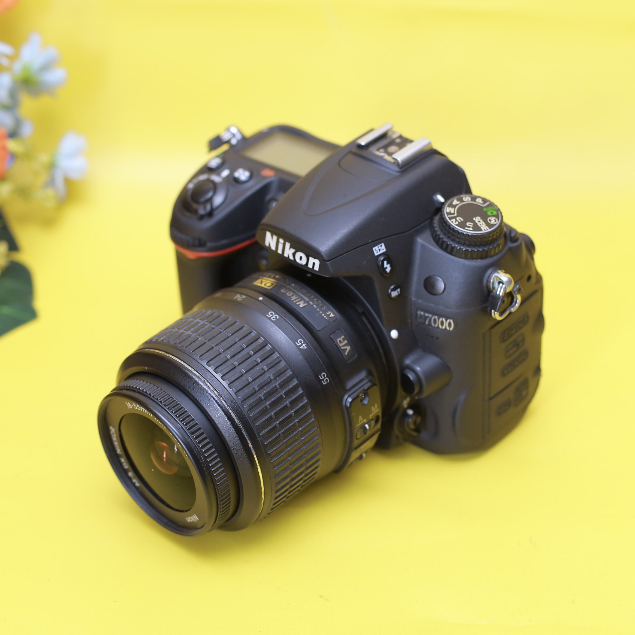 NIKON D7000 Lensa 18-55mm Kamera DSLR -vg -  Bergaransi