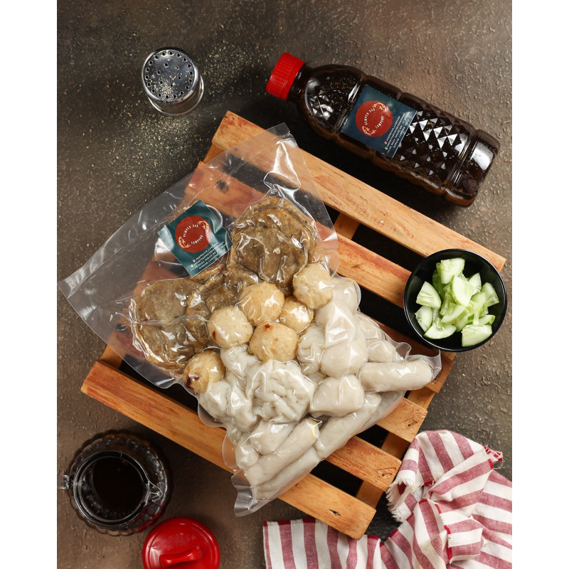 

PEMPEK PALEMBANG IKAN VAKUM ISI 50 MIX (LENJER, TELOR, ADAAN, KERITING, KULIT) PEMPEK 345 LAMPUNG