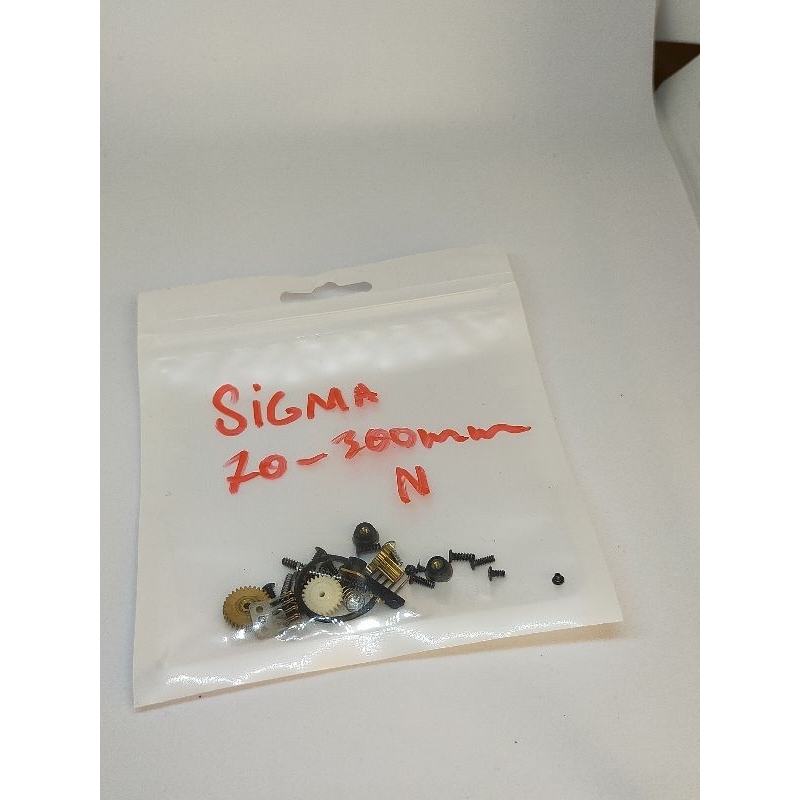 Baut lensa sigma 70-300mm for nikon