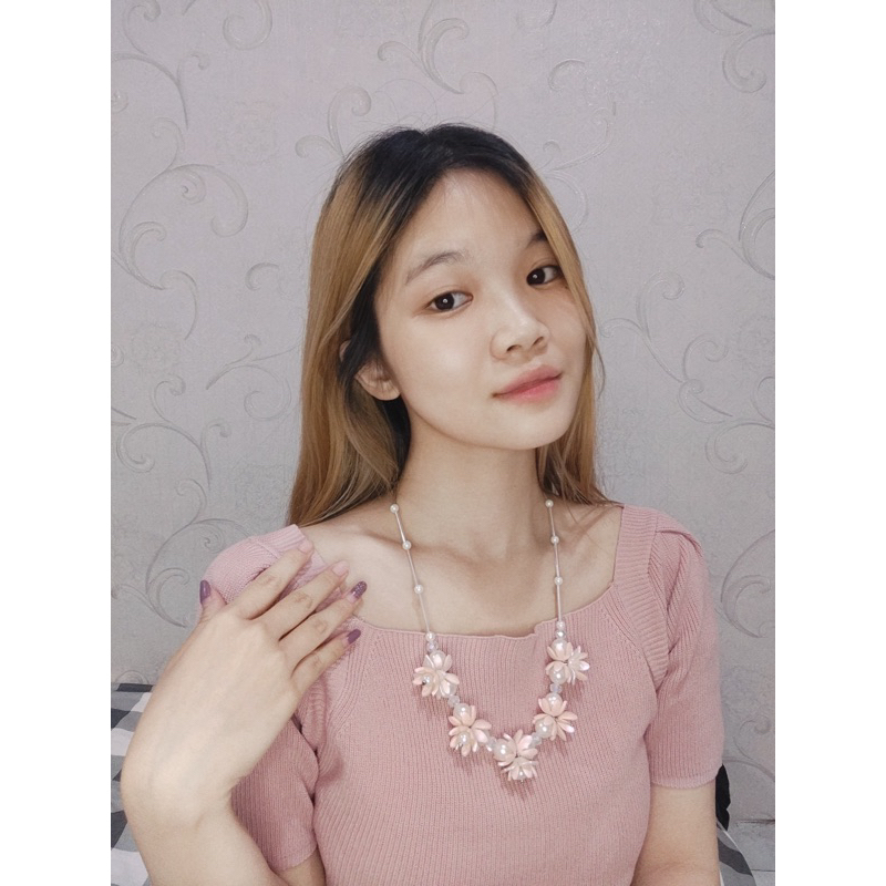 Dove Matte Cassandra Flowery Pearl Necklace Kalung Panjang Hijab Bunga Mutiara Dop Flower