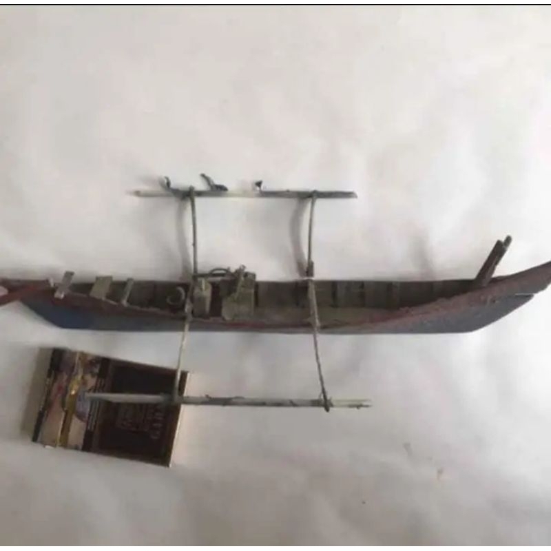 miniatur perahu nelayan