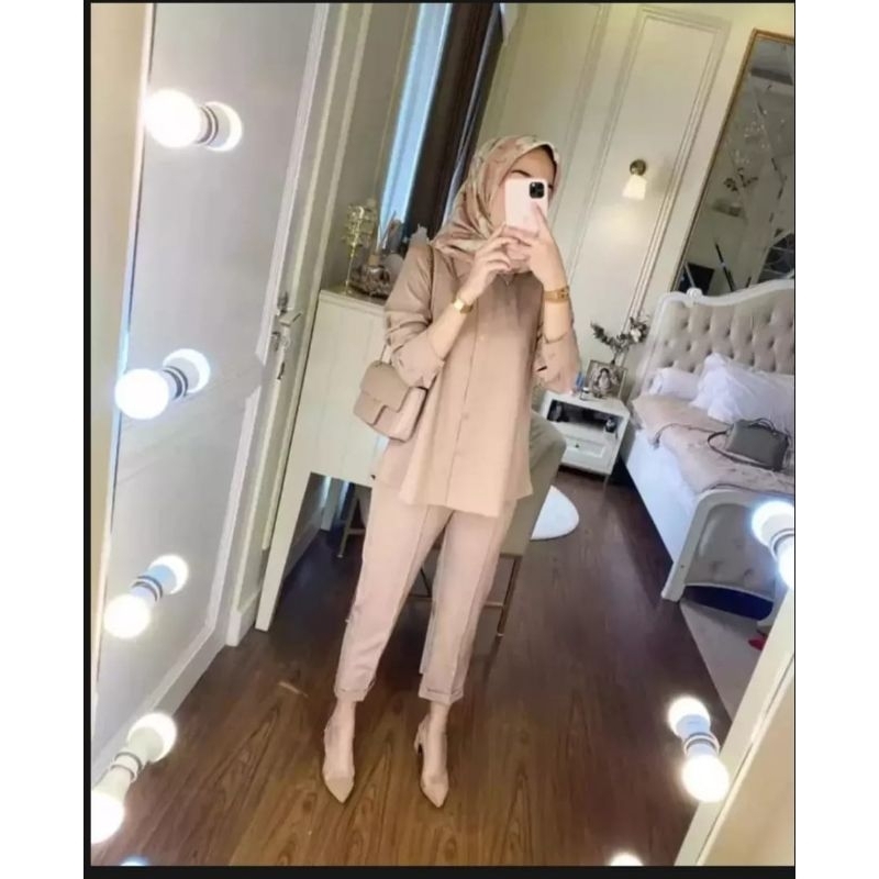 Outfit setelan Wanita / kemeja wanita terkini