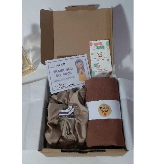 

Hampers Kado Hijab Paket B