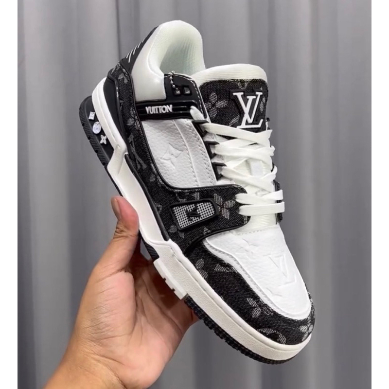 Sepatu Sneakers Lv Louis Vuitton Trainer Black White