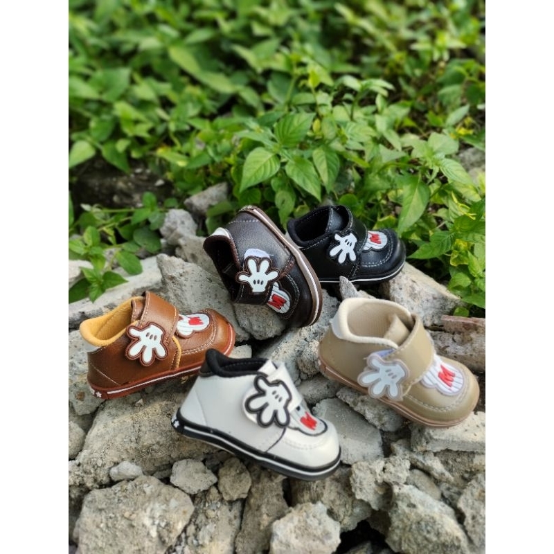 khainuna sepatu sneaker cowo bunyi model tangan size 22-25