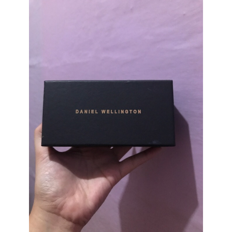 DW Daniel Wellington