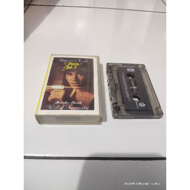kaset pita iwan fals / sarjana muda