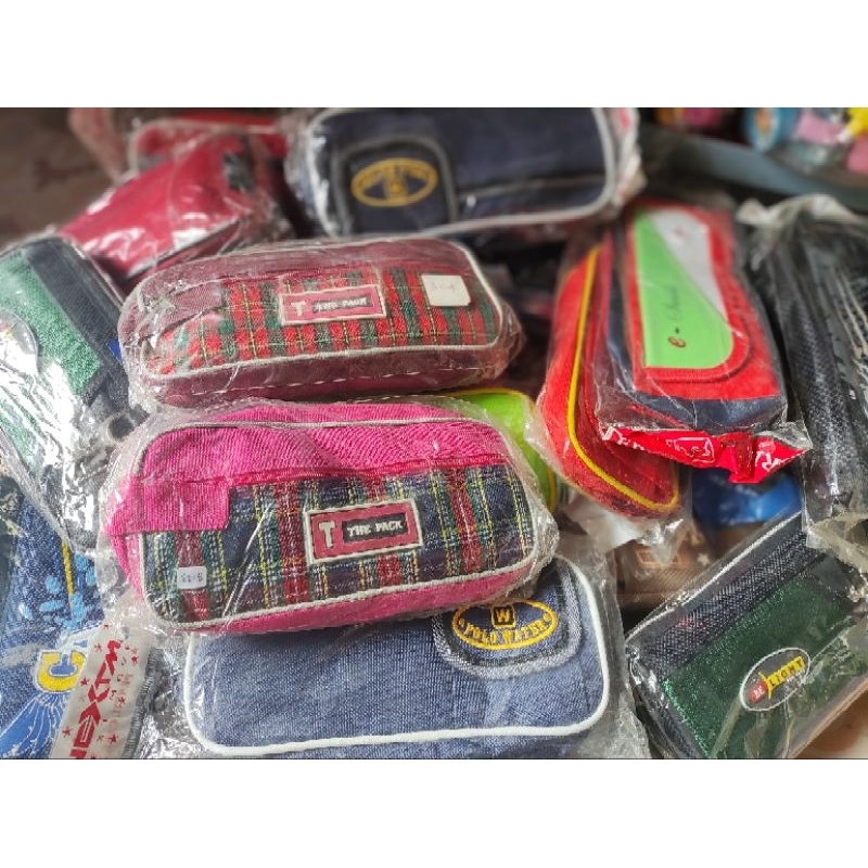 

tempat/tepak/wadah pensil resleting casual rendom