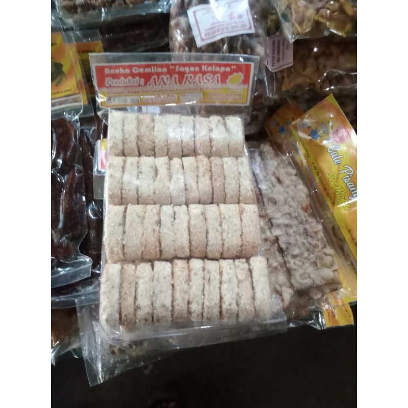 

Kue sagon kelapa 200 gram