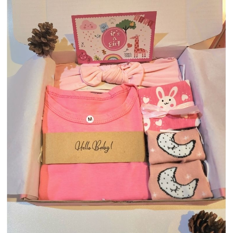 Hampers baby gift/ kado lahiran bayi perempuan/jumper set girl