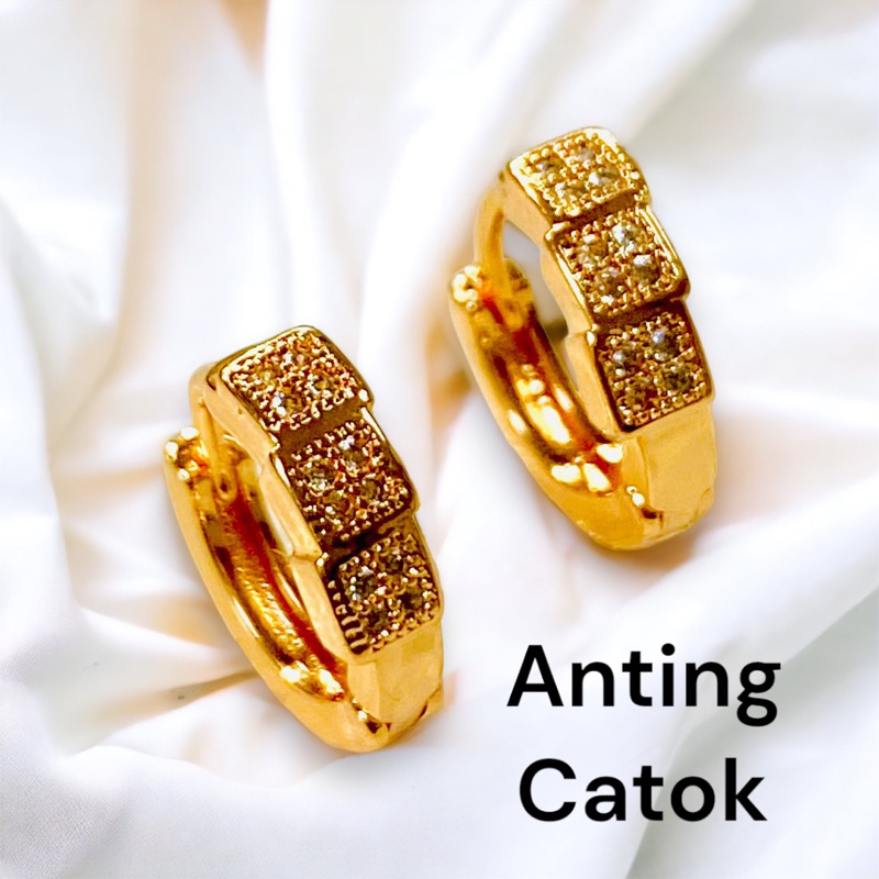 Anting wanita //anting klip //anting permata//perhiasan