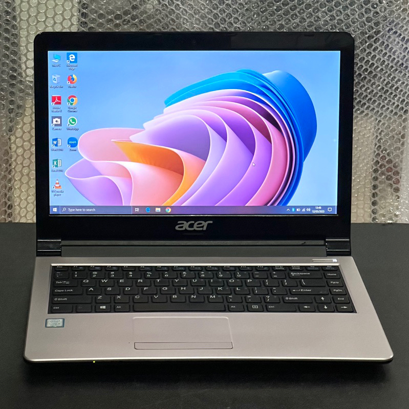 Laptop Acer Z476 Core i3-7130U Gen7 Layar 14inch Second