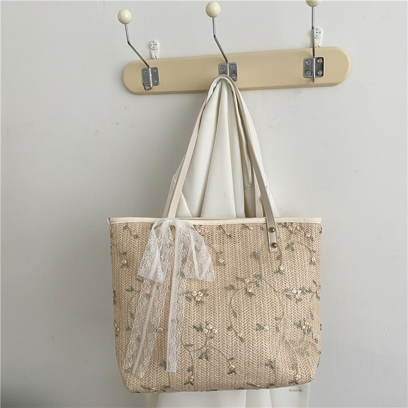 Totebag Kuliah Bahan Anyam Jerami Lace Leaf Korean Style Import