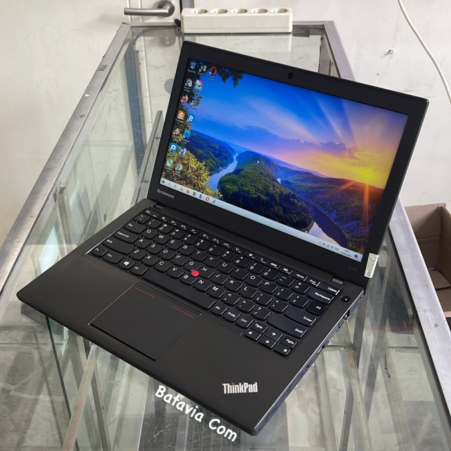 Laptop Lenovo Thinkpad X240 Core i7 Gen 4 - Bergaransi