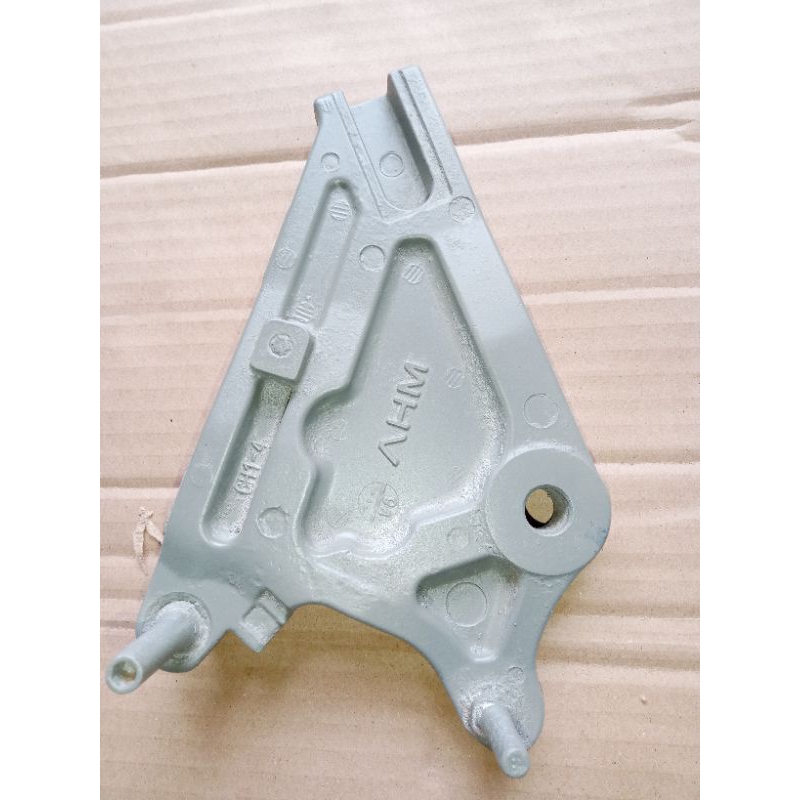 BREKET PANGKON kaliper belakang  supra  125 original AHM/NISSIN second copotan motor