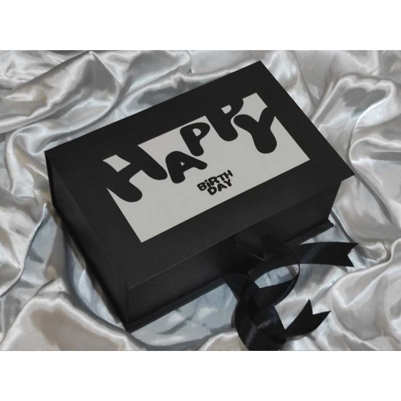 

Hardbox Box Kado Ulang Tahun / Box Hampers Size 26 x 17 x 10 cm