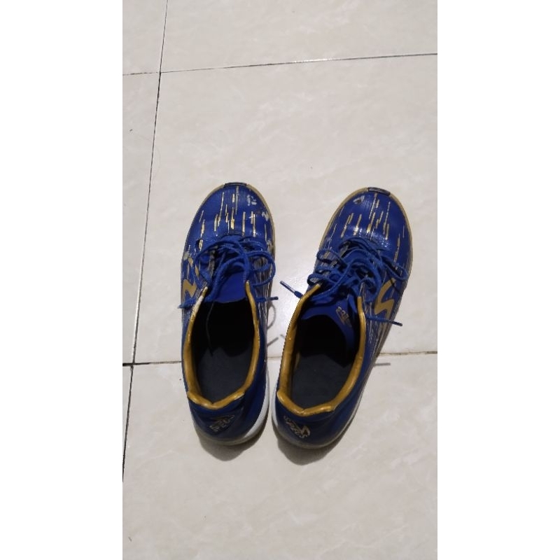 sepatu futsal LS reborn