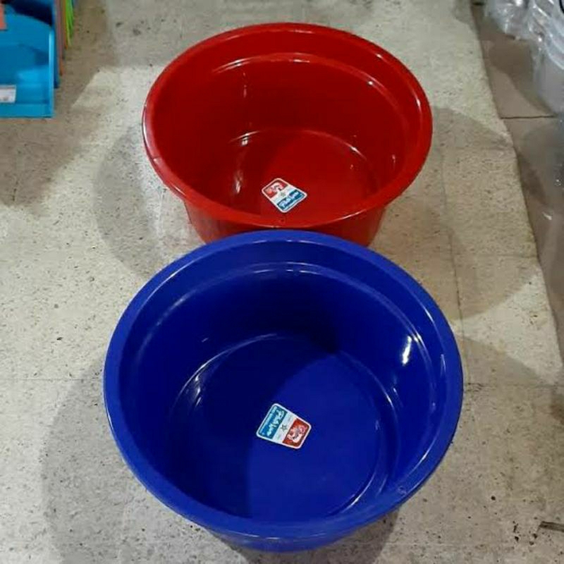 Bak Mandi Bulat Hitam Warna Komet Plastik Karet