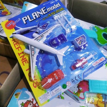Mainan Miniatur Bandara set Pesawat , helikopter  plane Model   dan perlengkapan bandara