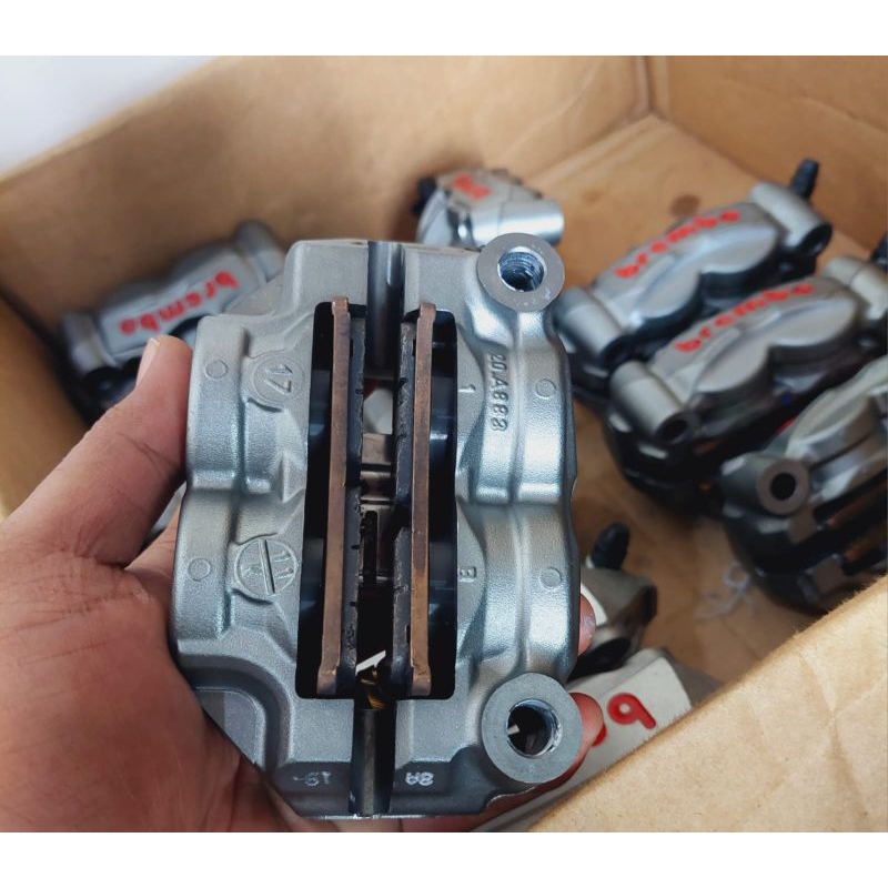 Kaliper BREMBO M50 kanan