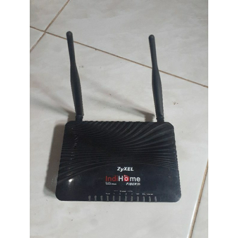 Router ZyXEL model P-660HN-T1 v2