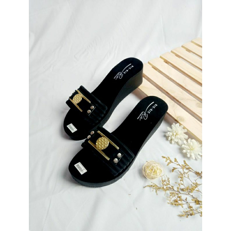 Arkn Sandal Wedges Selop Mutiara terbaru