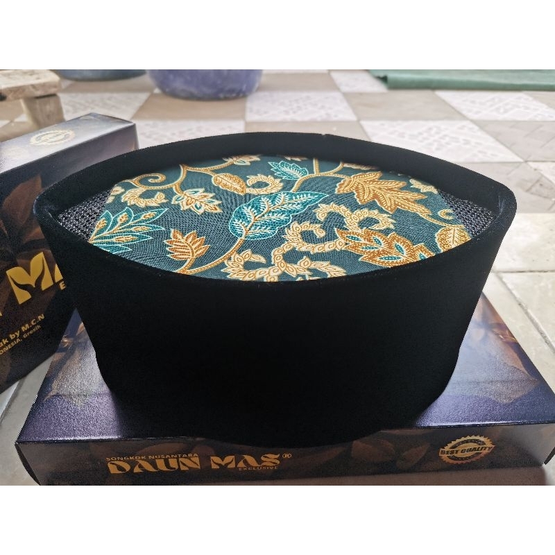 Songkok Bludru dan Batik Hijau peci kopeah muslim