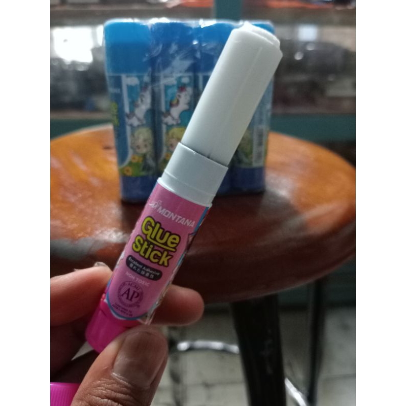 

glue stick / lem kertas 10gr