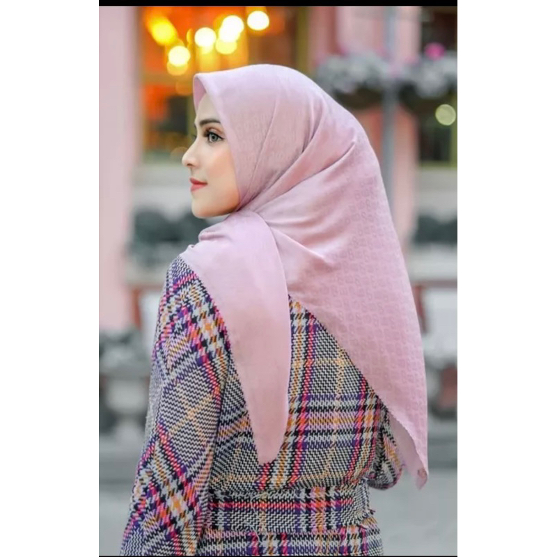 TAPIS EMBOSSED ORCHID HAZE BUTTONSCARVES