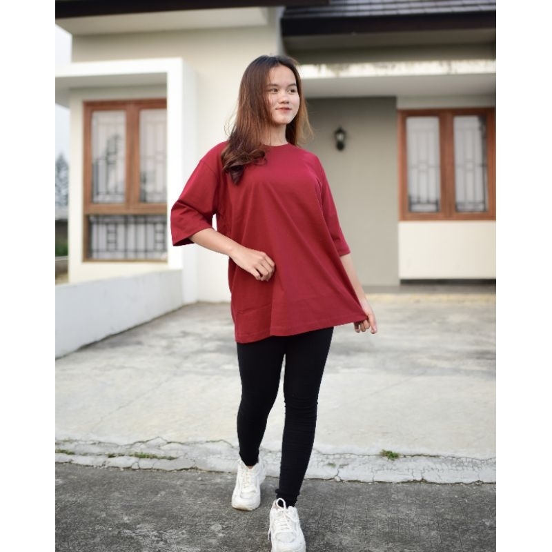 KAOS OVERSIZE WANITA MERAH MAROONKAOS POLOS OVERSIZE  HIGH SIDE SLITS 24s WARNA MERAH MARUN