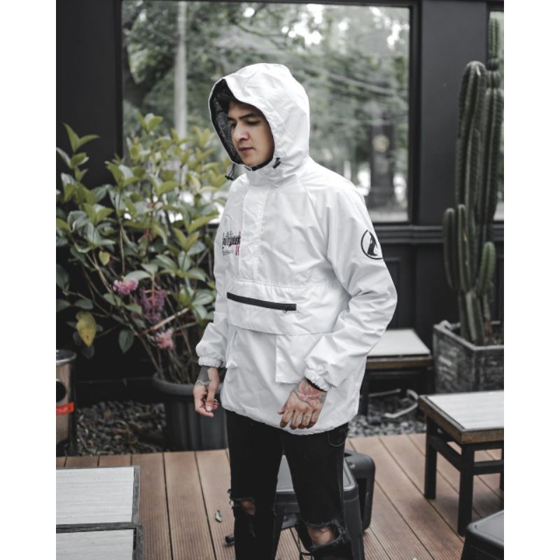 Jaket Cagoule Distro Jacket Winbreaker Parasut Unisex Pria Wanita Outdoor Waterfroof Original Terbaru Jeket Perasut Anti Air Casual
