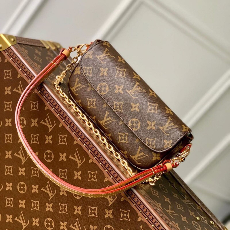 Ivy leather handbag Louis Vuitton Brown in Leather - 37645593