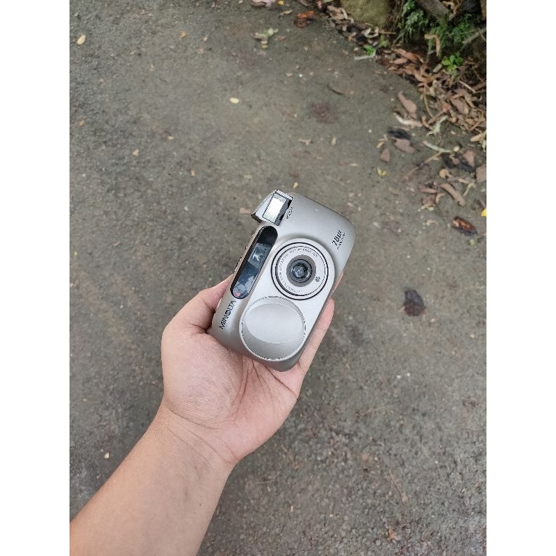 KAMERA ANALOG MINOLTA 70W RIVA ZOOM