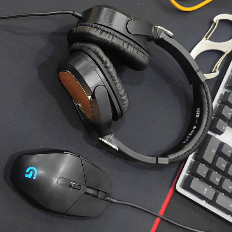 vintage classic retro headphone