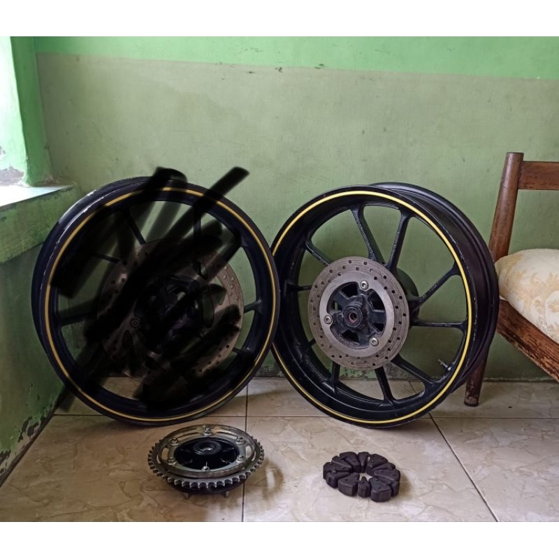 Velg Belakang R15 V3 Original