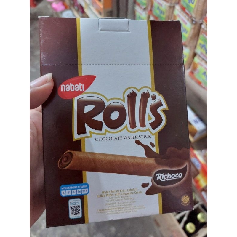 

Nabati Richoco Rolls Chocolate Wafer Stick Stik Wafer Cokelat Box Isi 20 Pcs 6 Gr