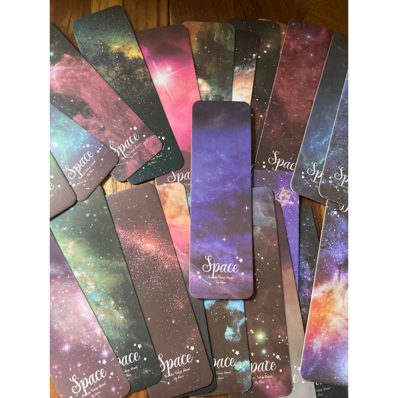 

PEMBATAS BUKU TEMA ANGKASA