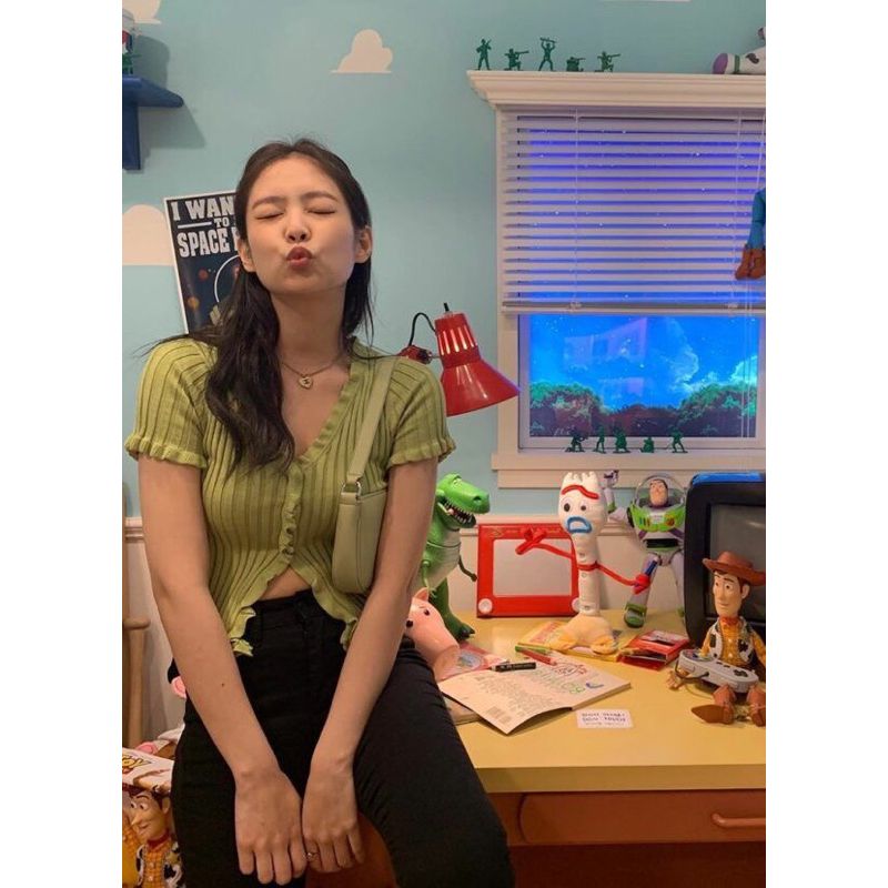 Ruffle Top Jennie Crop Top Atasan Wanita Korea