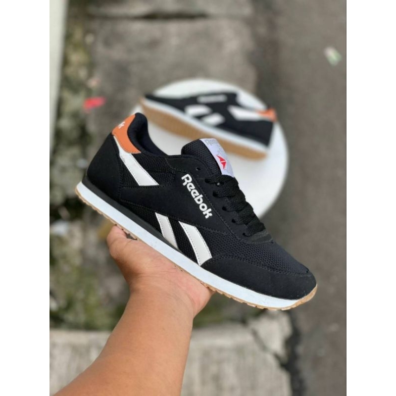 SEPATU SNEKAERS KLASIK PRIA. REBOOK KLASIK. GRADE ORI. 39-43