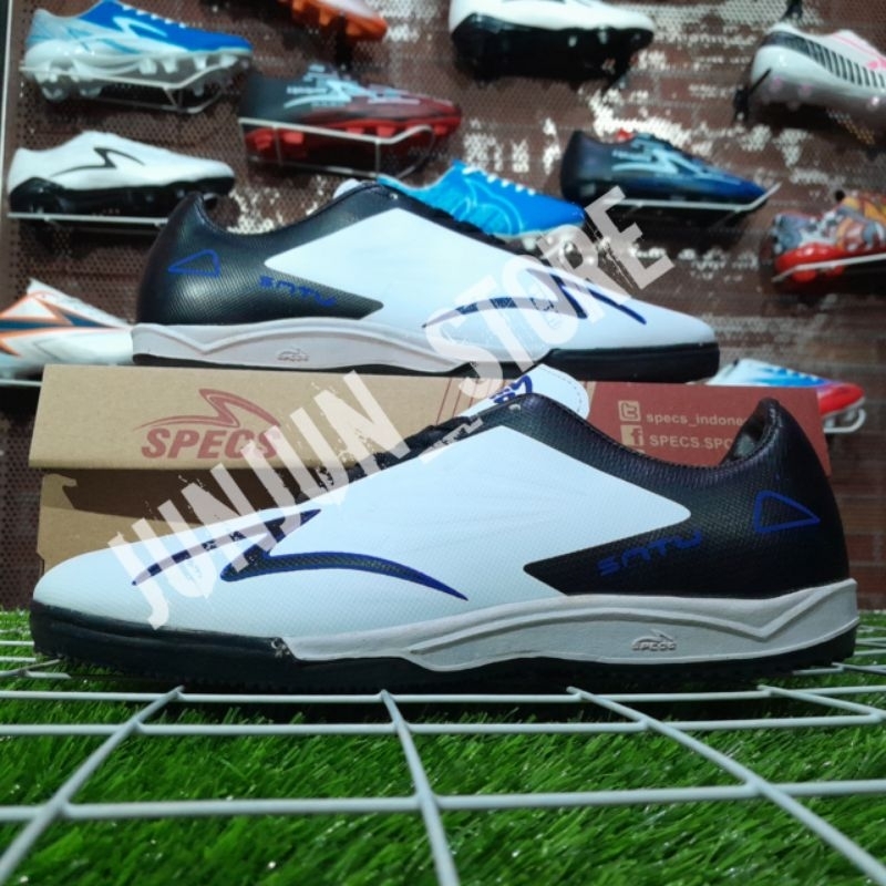 SEPATU FUTSAL SPECS ACCELERATOR SATU ELITE IN SILVER/BLACK/EMPEROR RED