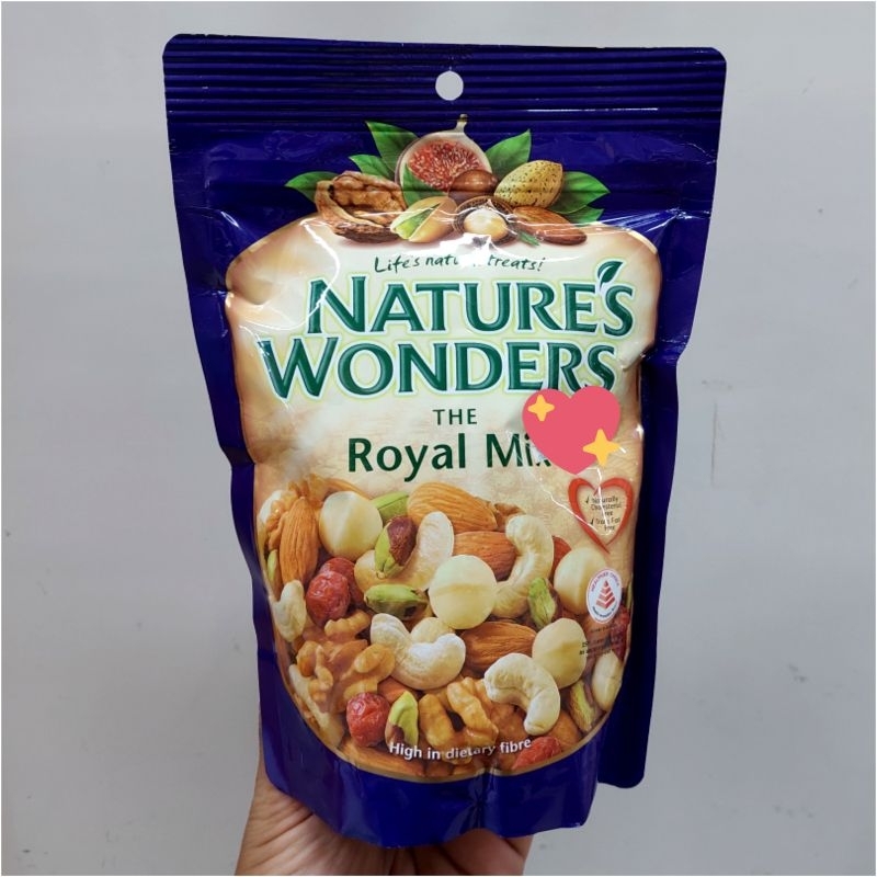 

Natures Wonders Royal Mix nuts 220g Kacang Pistachio, Kacang Almond, Kacang Mede, Kacang Walnut, Kacang Macadamia