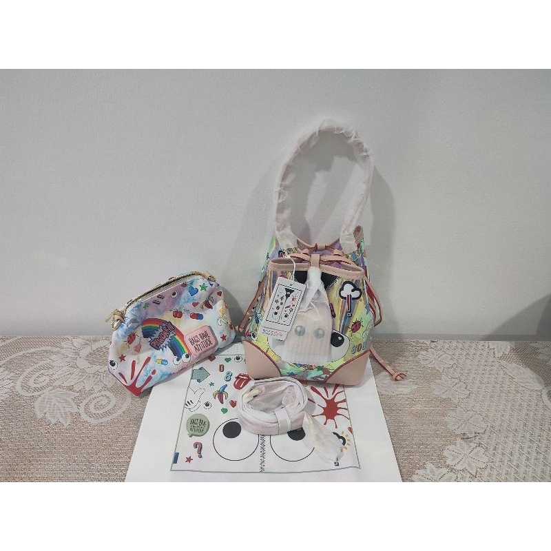 tas huer eyetheme hologram bucket bag