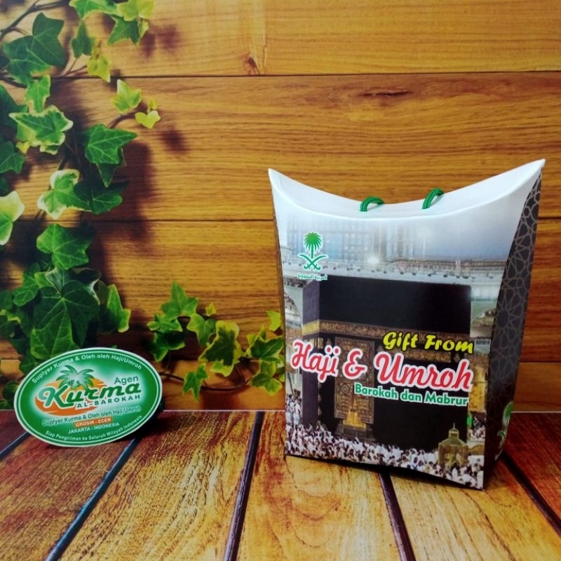 

Dus paket oleh² Haji/Umroh .dus jinjing